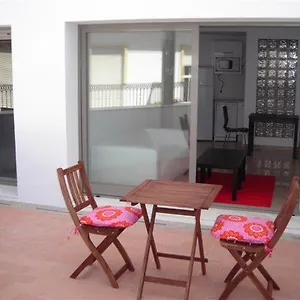  Apartamento Edificio Triángulo En El Centro Del Pueblo De Conil España